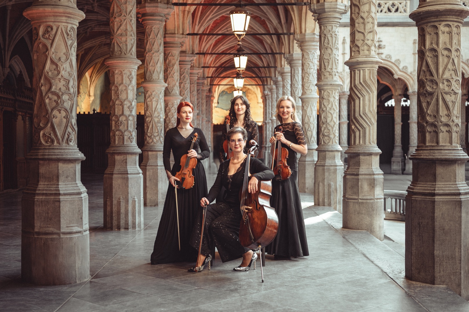 A string quartet on your wedding in Belgium. Het Strijkkwartet België-bruiloft Kies voor live muziek op je trouw! Het Strijkkwartet team België speelt Bridgerton op je trouw. Stijlvol, chique levende muziek, live muziek.